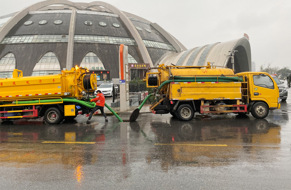 迈皋桥商场管道清淤